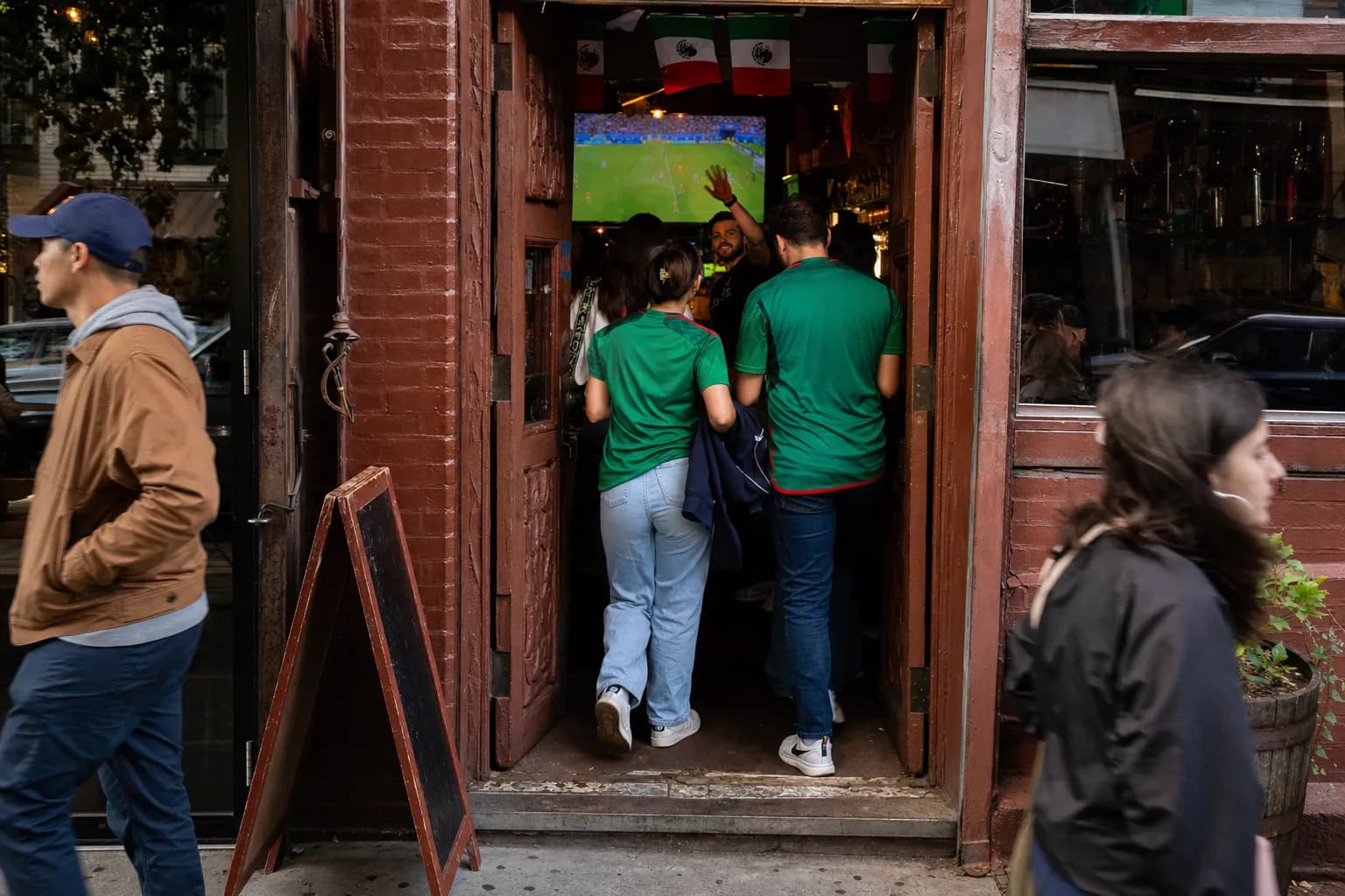 How Should Astoria NYC Plan Around Watch World Cup 2026 Without Trusting TikTok Rumors for Free Screens? - diverse bright World Cup scene 1