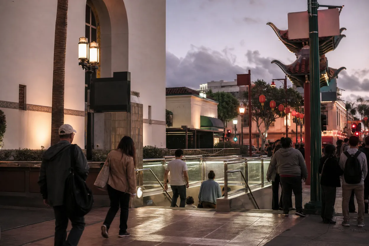 Los Angeles experience scene for blue jays vs cubs: Los Angeles Union Station to Chinatown dinner route