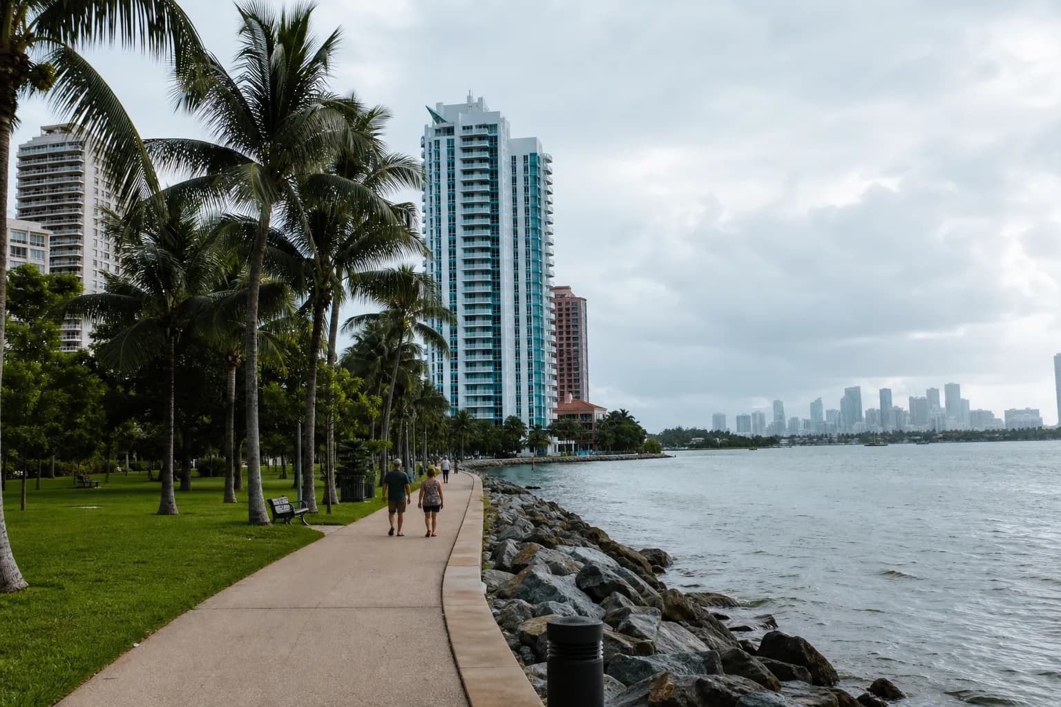 Distinct real-scene reference image for Miami: farmer's almanac winter forecast 2026: Miami guide for a low-friction day