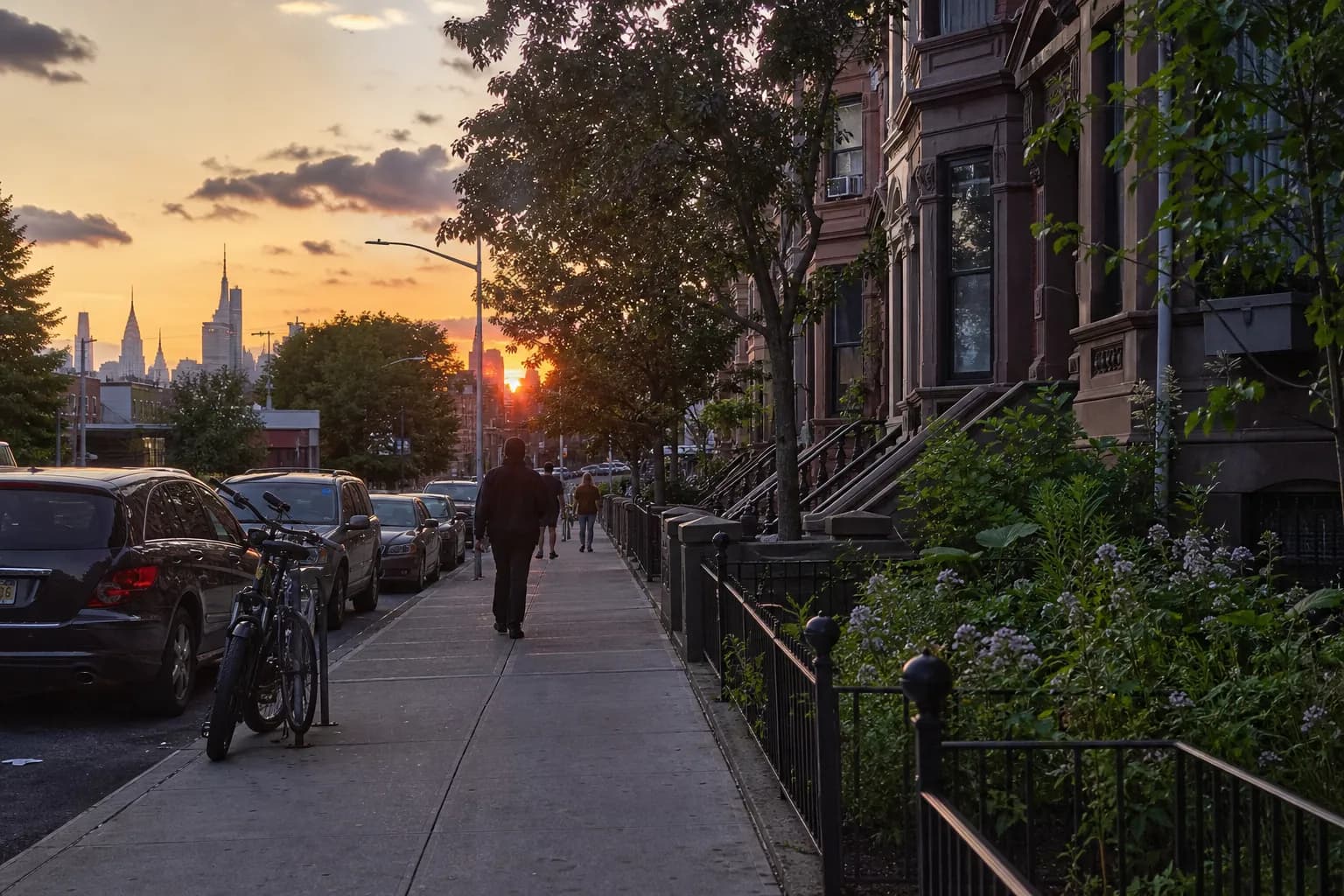 Distinct real-scene reference image for NYC: when is the meteor shower tonight: NYC route before you commit