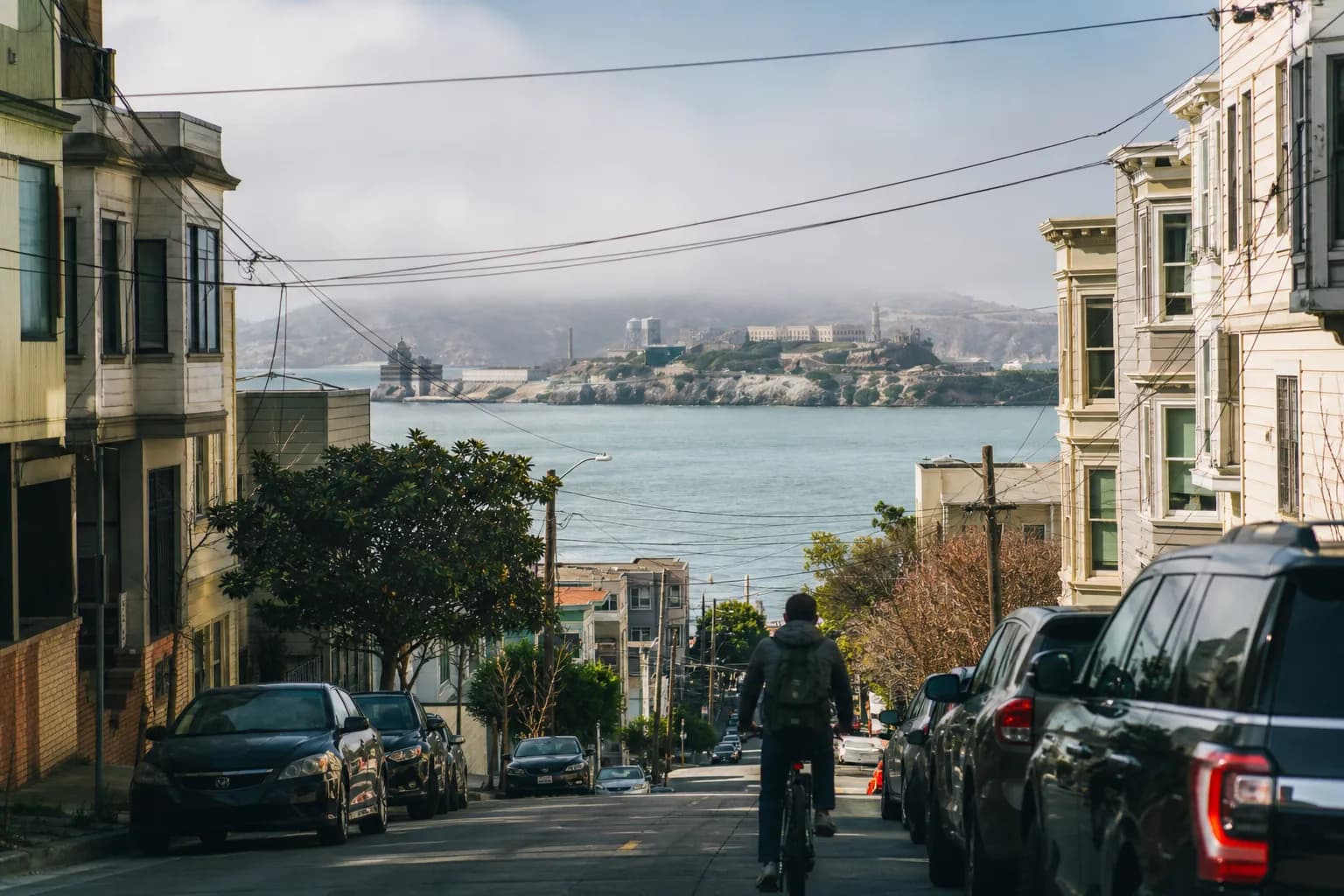 Distinct real-scene reference image for SF: joe belgio: SF odd errand route with real backups