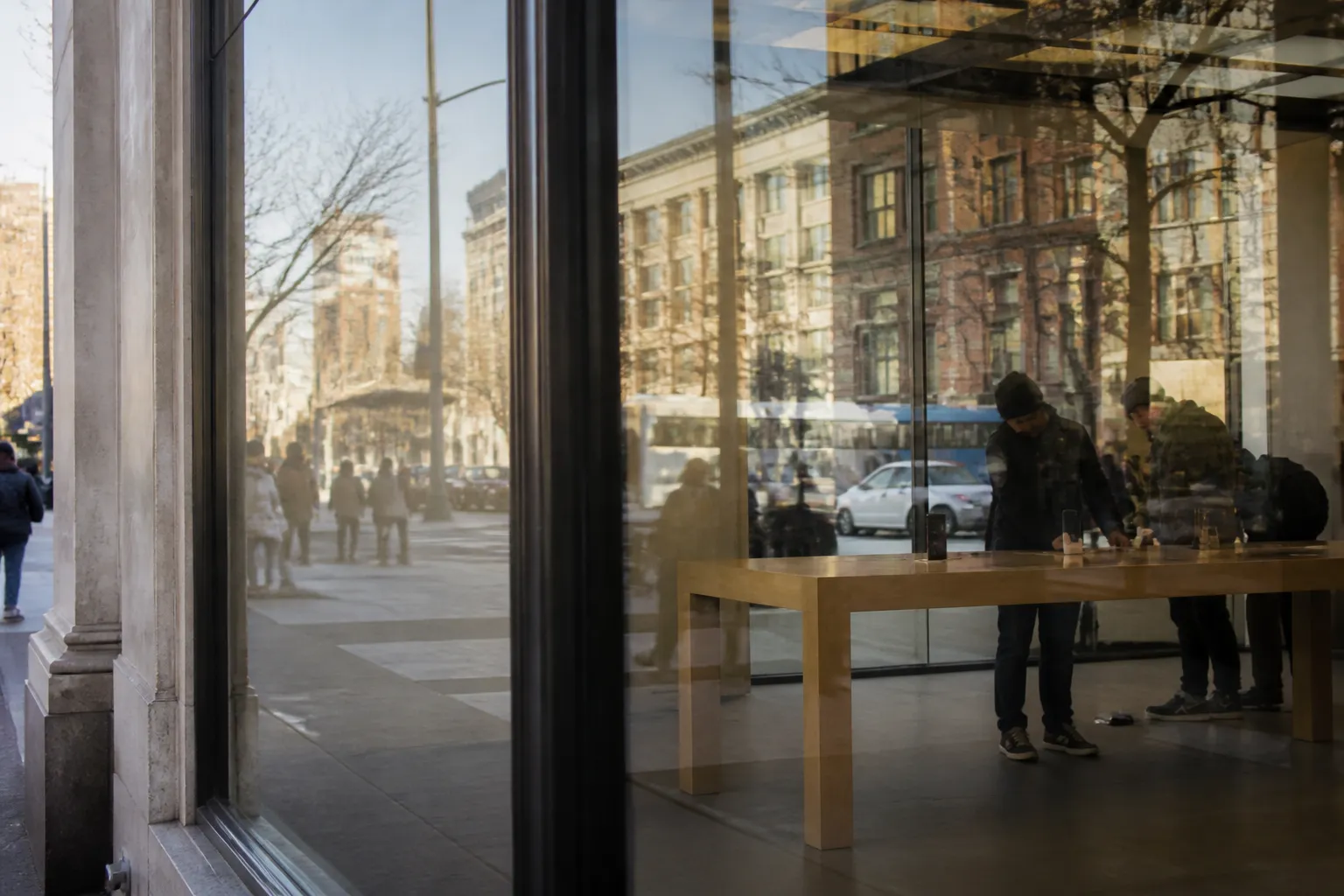 Distinct real-scene reference image for NYC local plan around google store