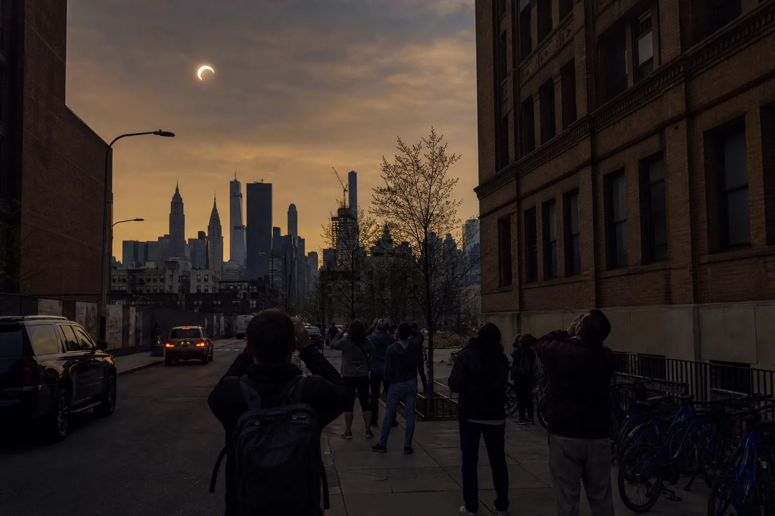eclipse today: NYC weekend move with practical checks — local scene detail