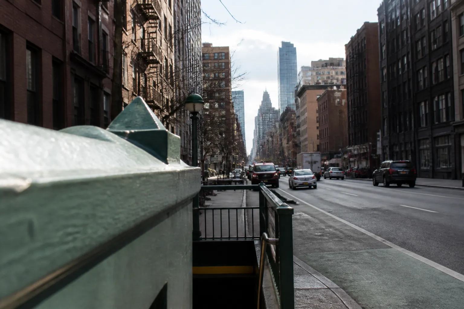 Distinct real-scene reference image for NYC local plan around reacher season 4 cast