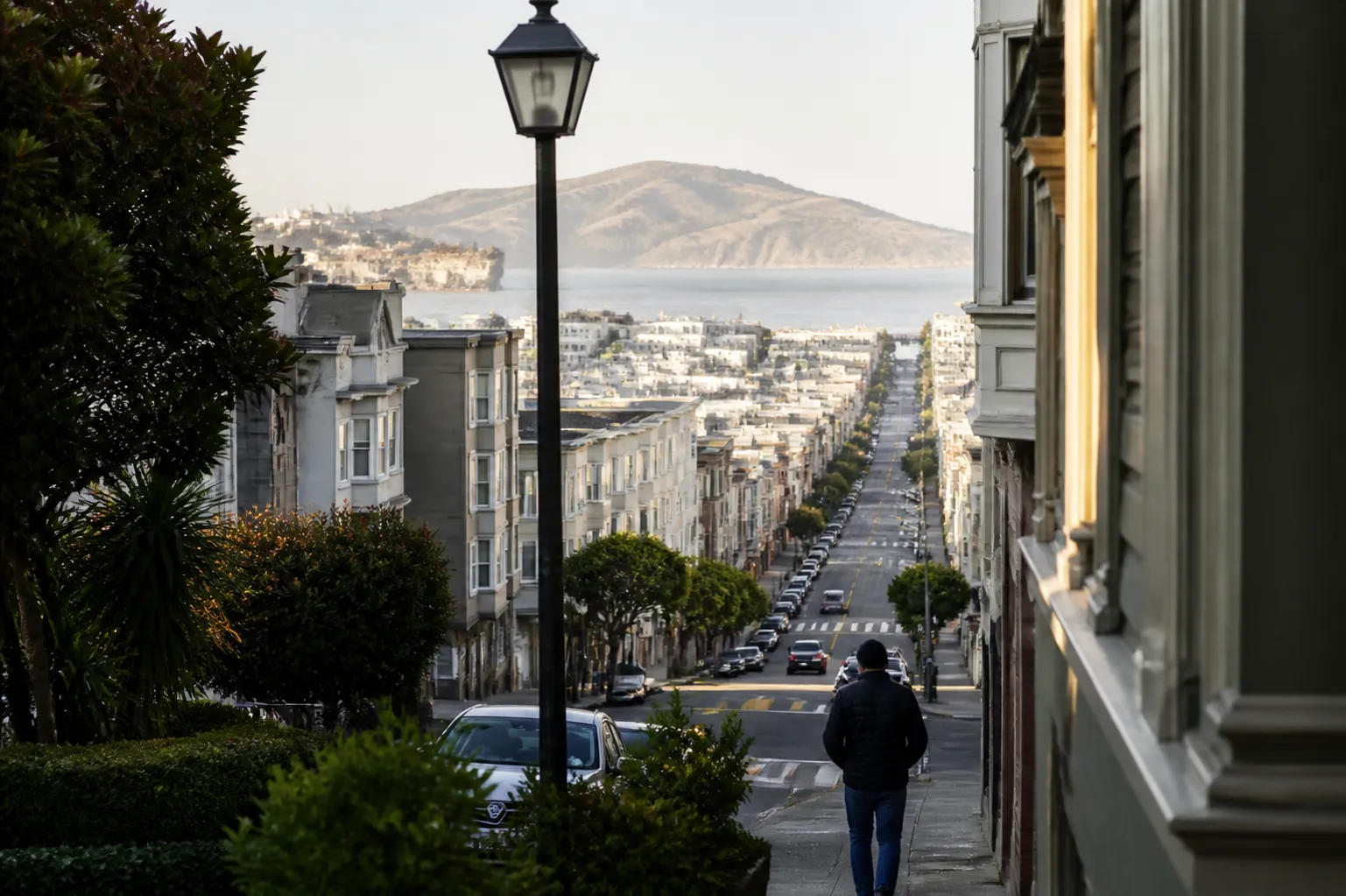 Distinct real-scene reference image for SF local plan around iga swiatek