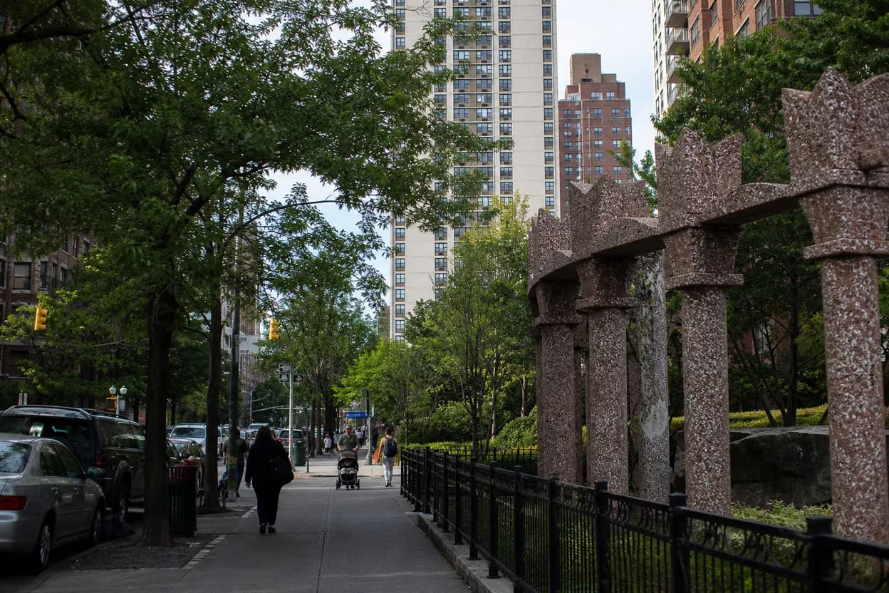 Cover scene for Kensington Errand Walk: Church Avenue Food Stops Before Prospect Park