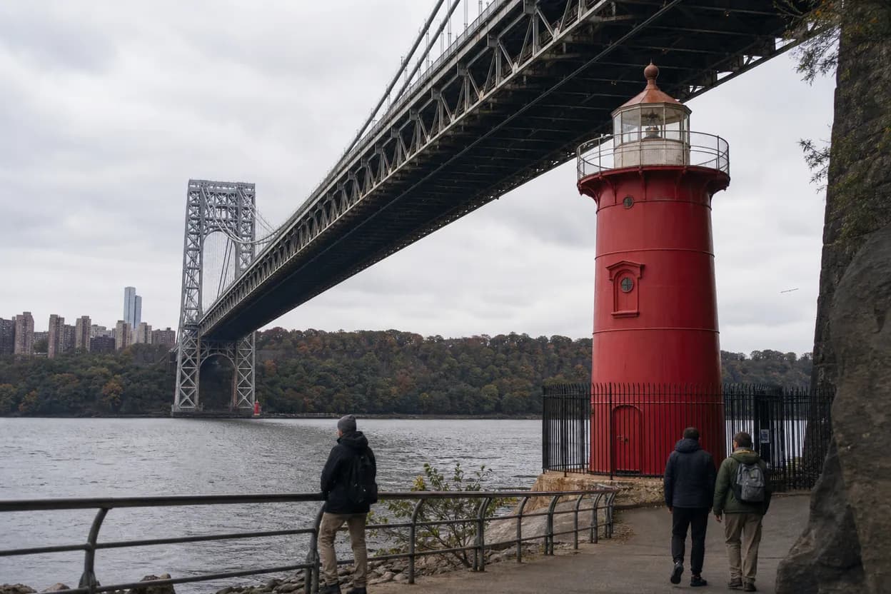 Cover scene for Little Red Lighthouse Walk: A Free Hudson River Plan Below the Bridge
