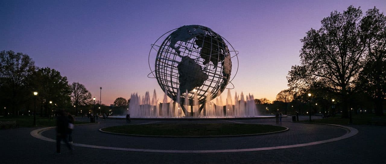 Loop Flushing Meadows After Spain Plays: Red and Gold Around the Unisphere - cover image