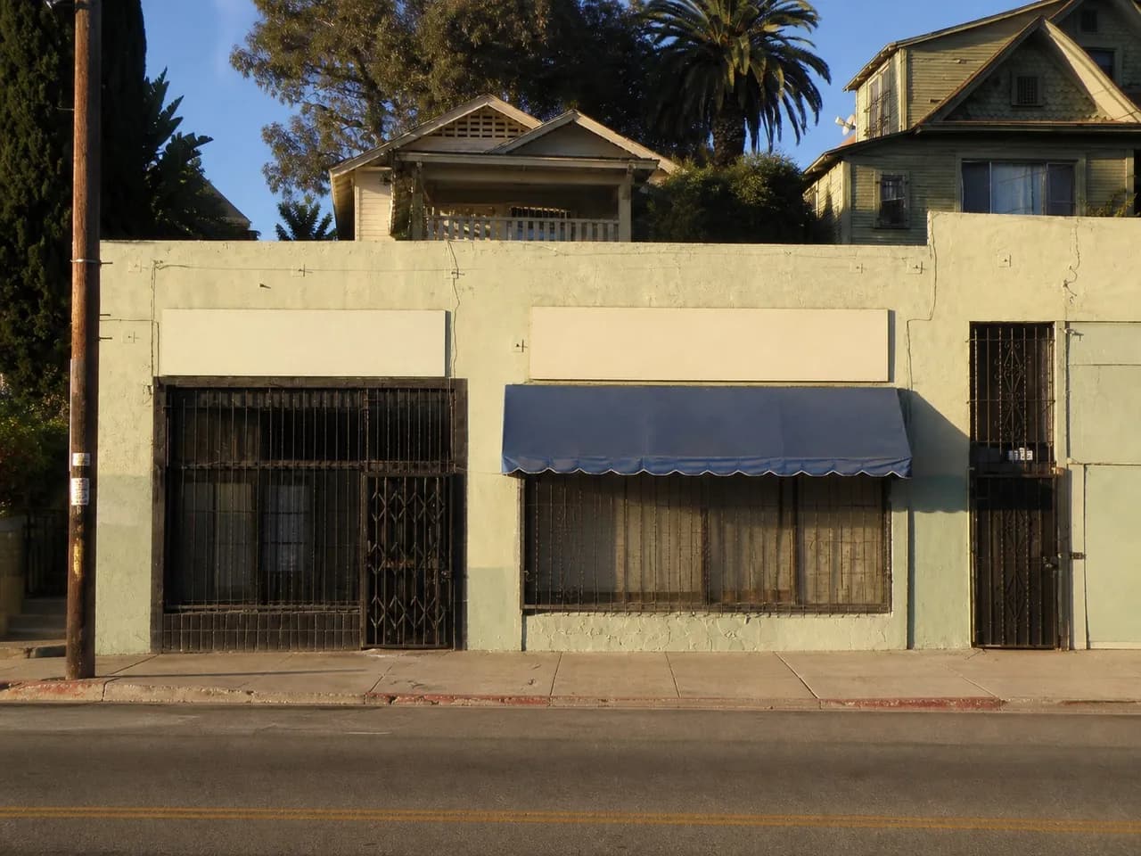 Single-storey storefront on Sunset Boulevard with a painted facade
