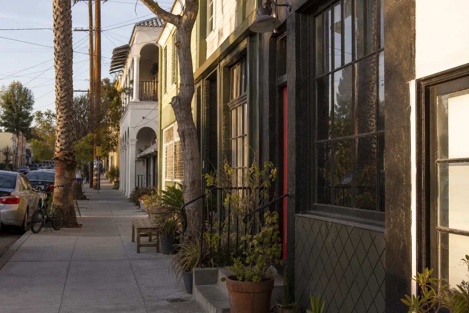 York Boulevard storefronts in Highland Park with vintage shopping energy