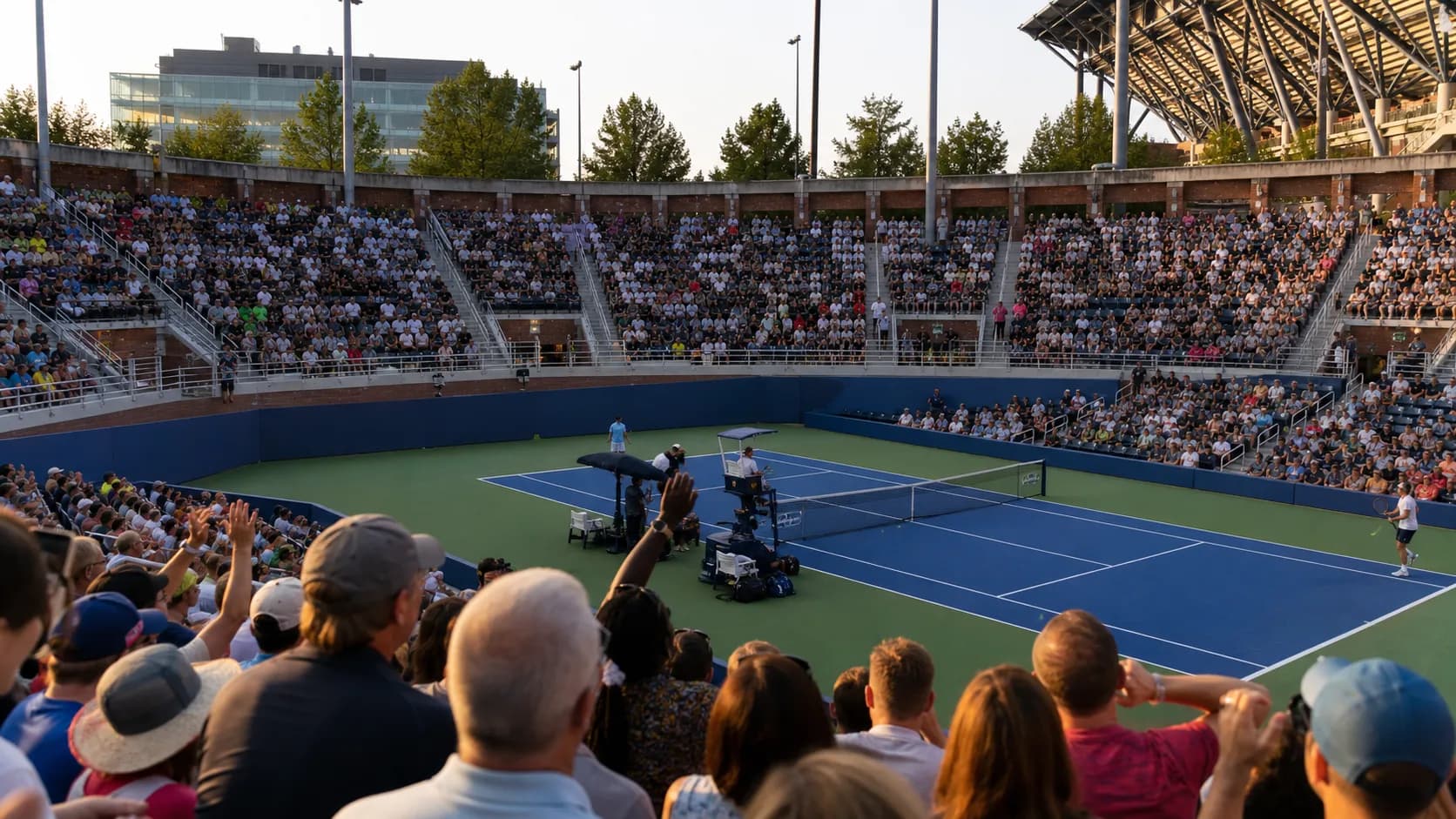 Bright US Open tennis atmosphere illustrating Men’s US Open Contenders Outside the Sinner-Alcaraz Spotlight.
