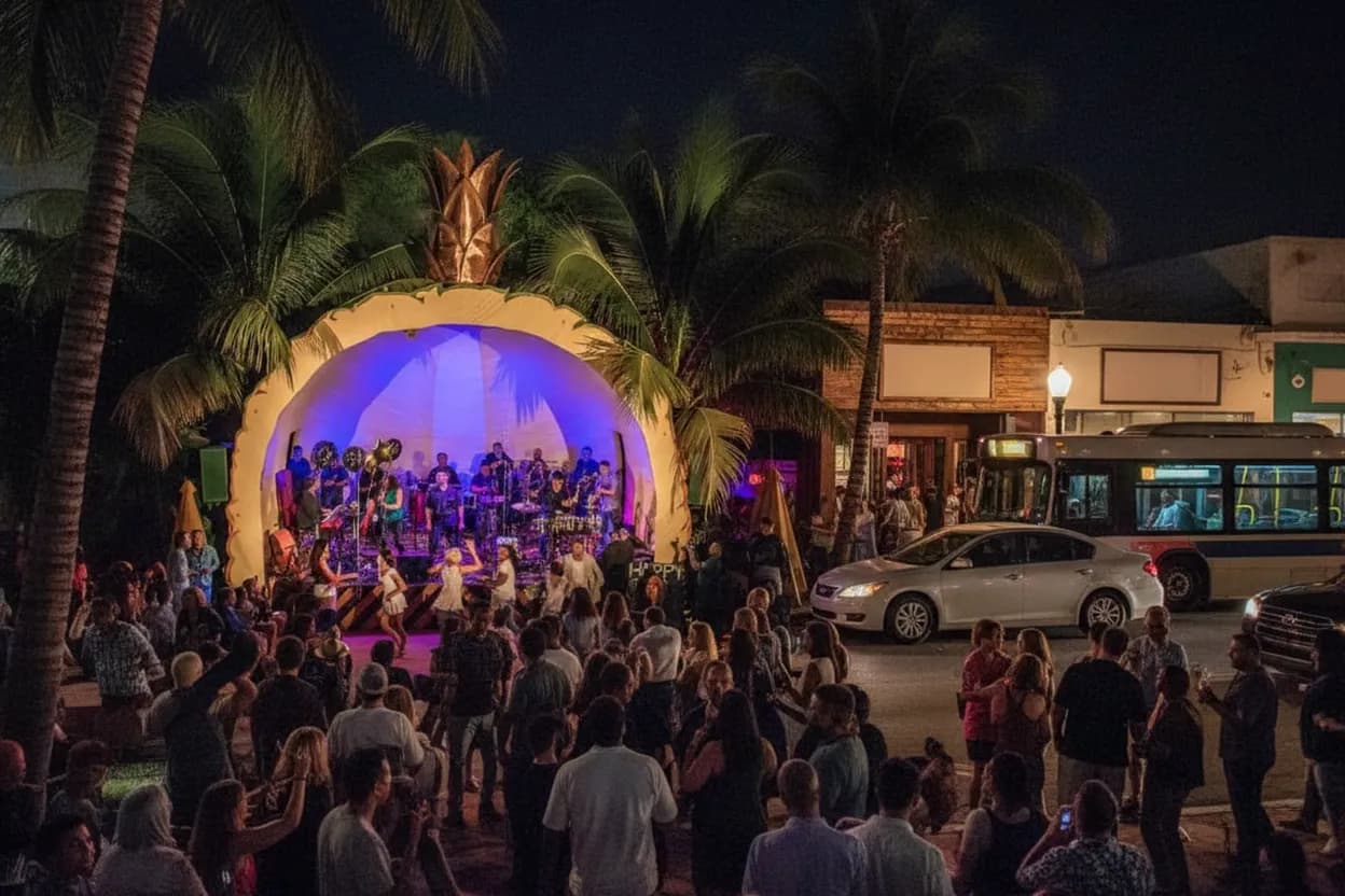 Cover scene for alternatives Lollapalooza: Miami Local Decision Guide