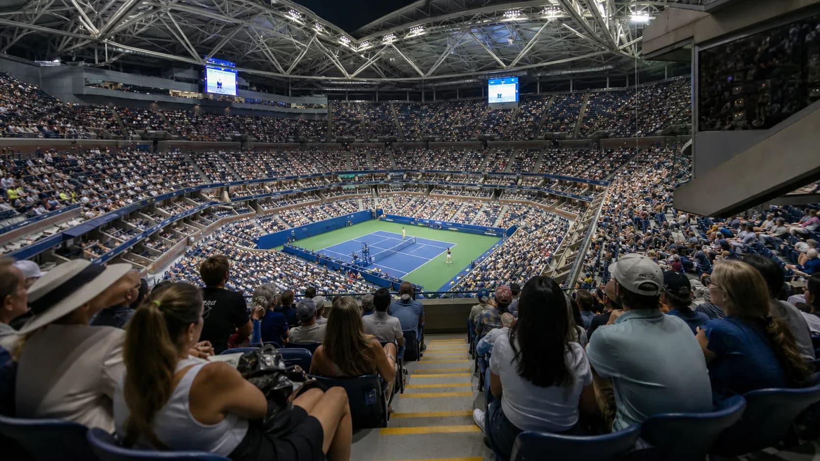 Bright US Open tennis atmosphere illustrating Mirra Andreeva’s US Open Challenge Against Elite Power Hitters.