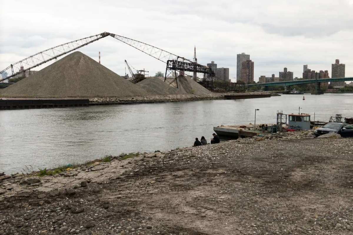 Cover scene for Mott Haven Waterfront Loop: Arches, Art, and a South Bronx Pause