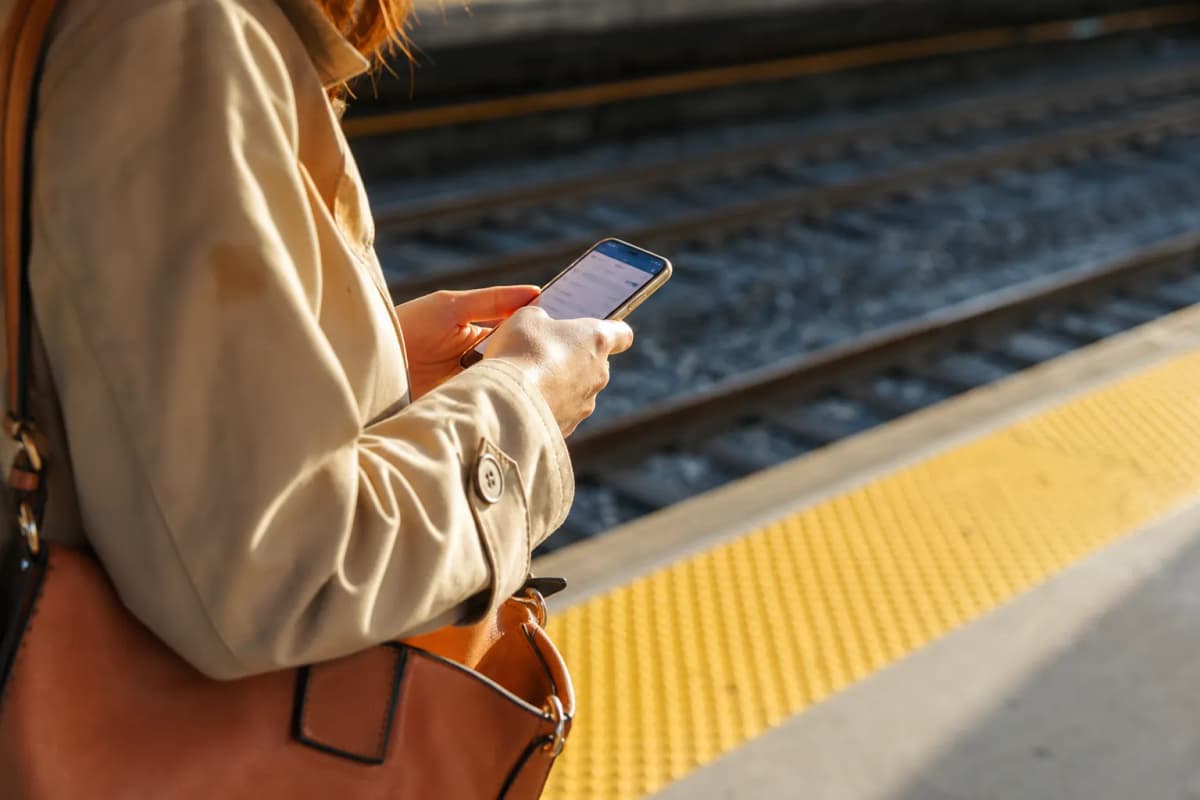 A bright practical scene for new jersey final transit alerts train changes and backup routes.