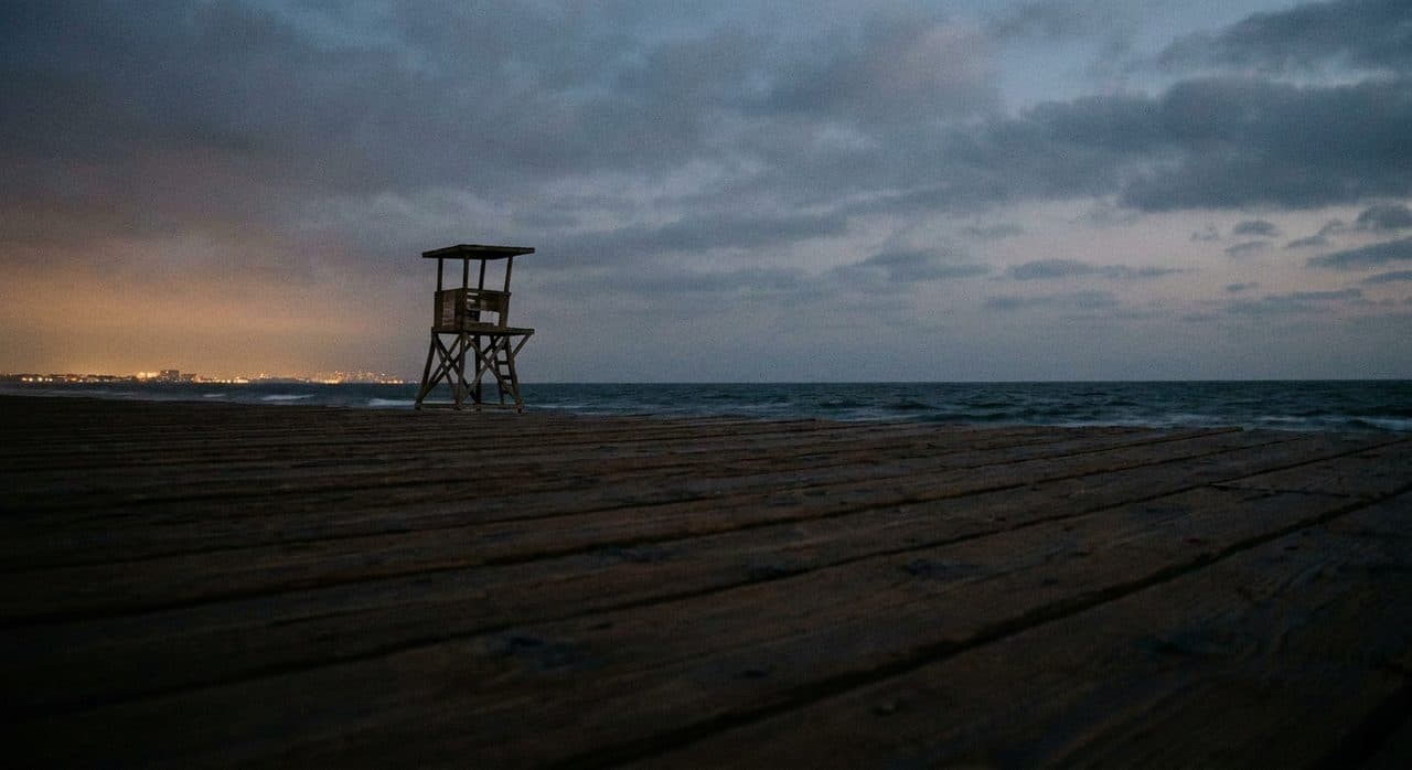 Northern Lights Tonight: Free Aurora Watch From the Boardwalk - cover image