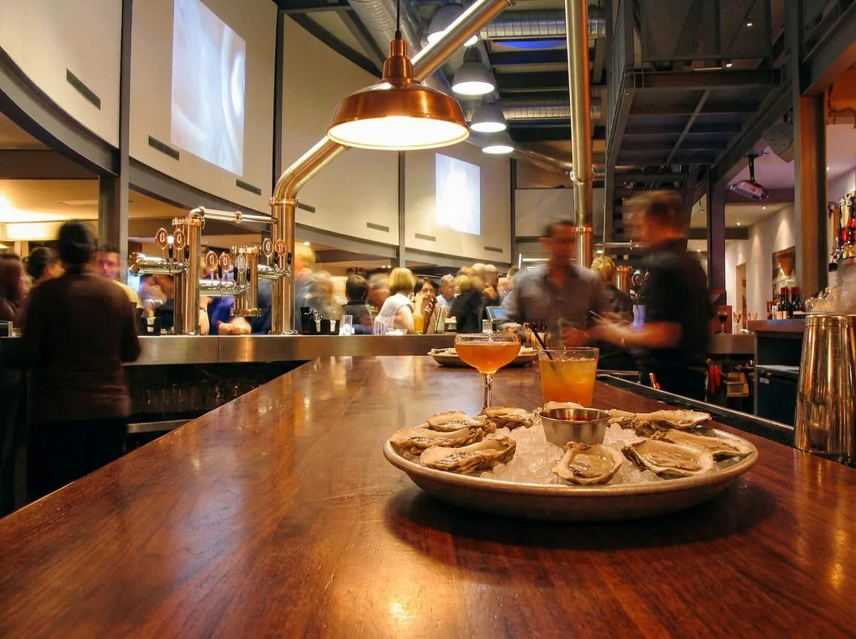 Dollar Oyster Happy Hours Across Manhattan and Brooklyn