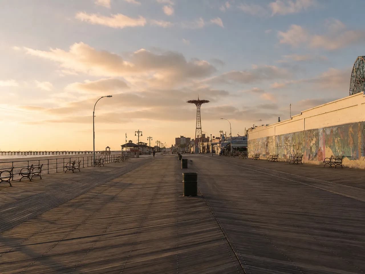 Boardwalk running along the Queens shoreline