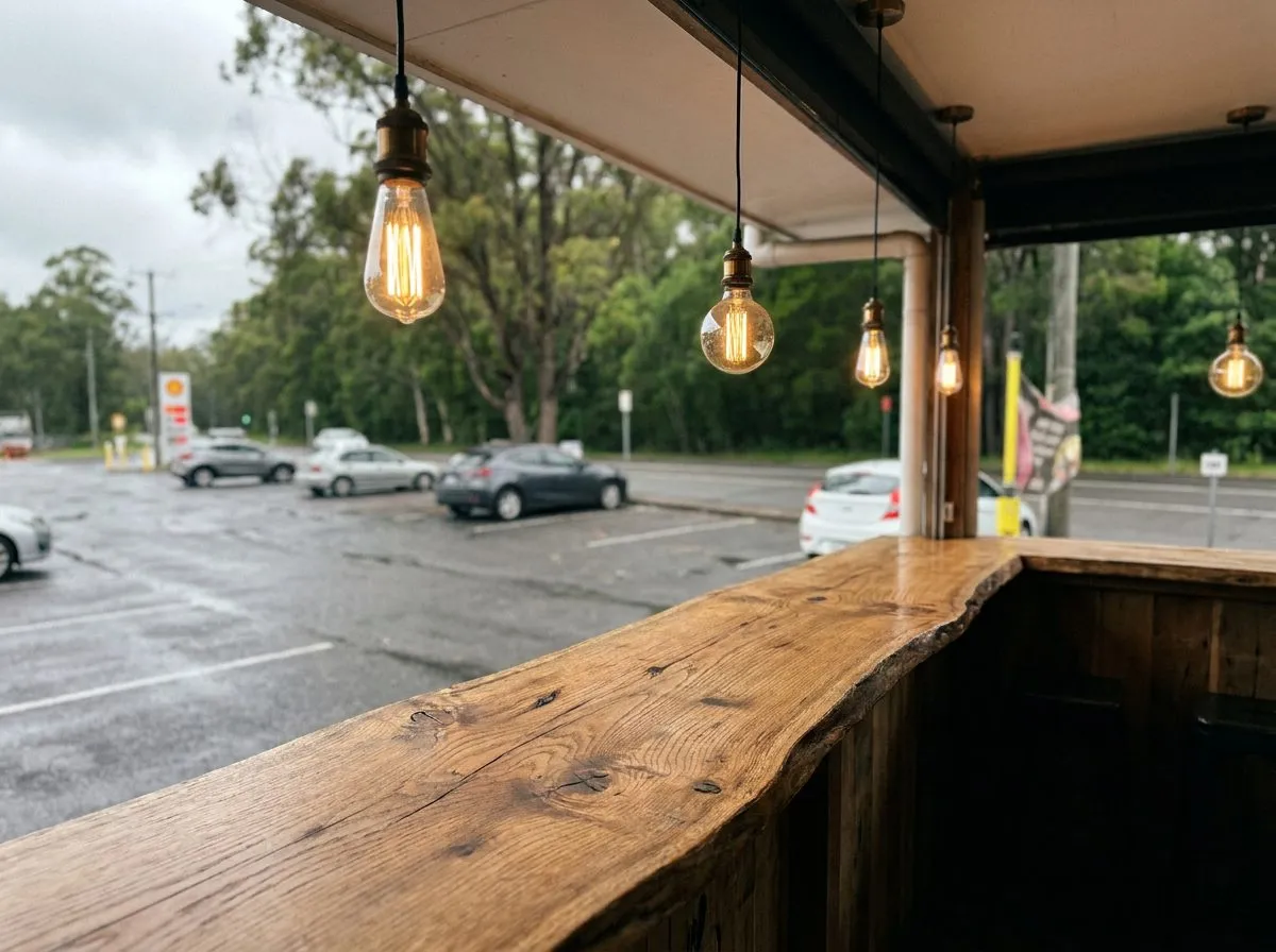 A Bushwick Wine Bar With Eight Counter Seats and No Menu