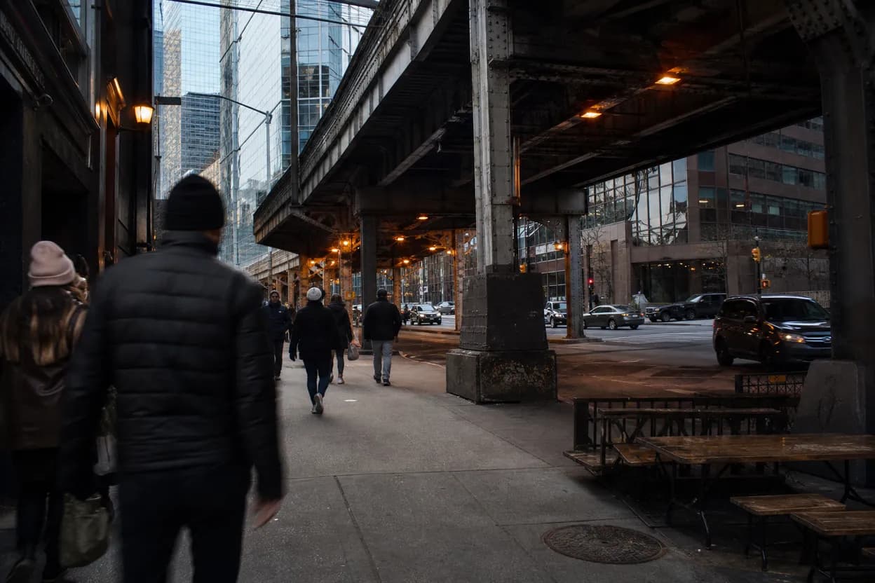 NYC experience scene for Queensboro Plaza to Dutch Kills: A Rain-Safe LIC Food and Transit Loop