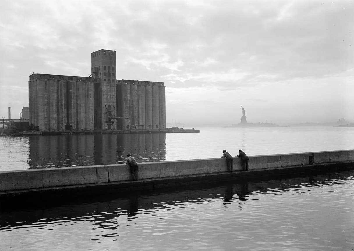 Red Hook Grain Terminal Waterfront Path and Erie Basin Park Overlook