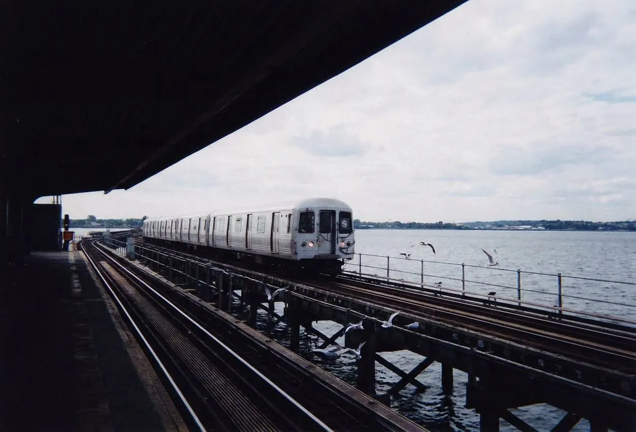 Rockaway Park Shuttle Broad Channel Transfer and Jamaica Bay Crossing Window: A Fresh Field Note