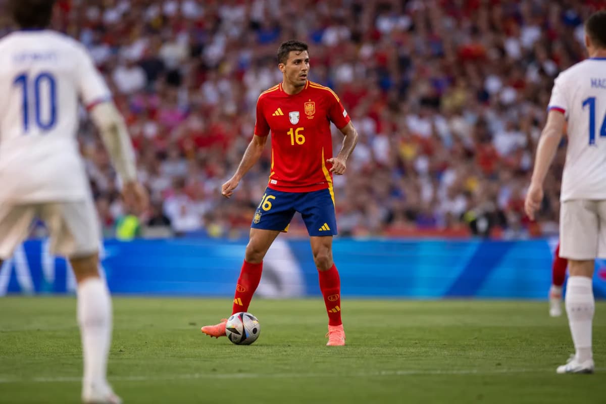 A bright practical scene for rodri controlled spain france through positioning pressure and tempo.