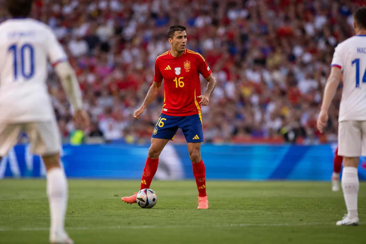 A bright practical scene for rodri controlled spain france through positioning pressure and tempo.