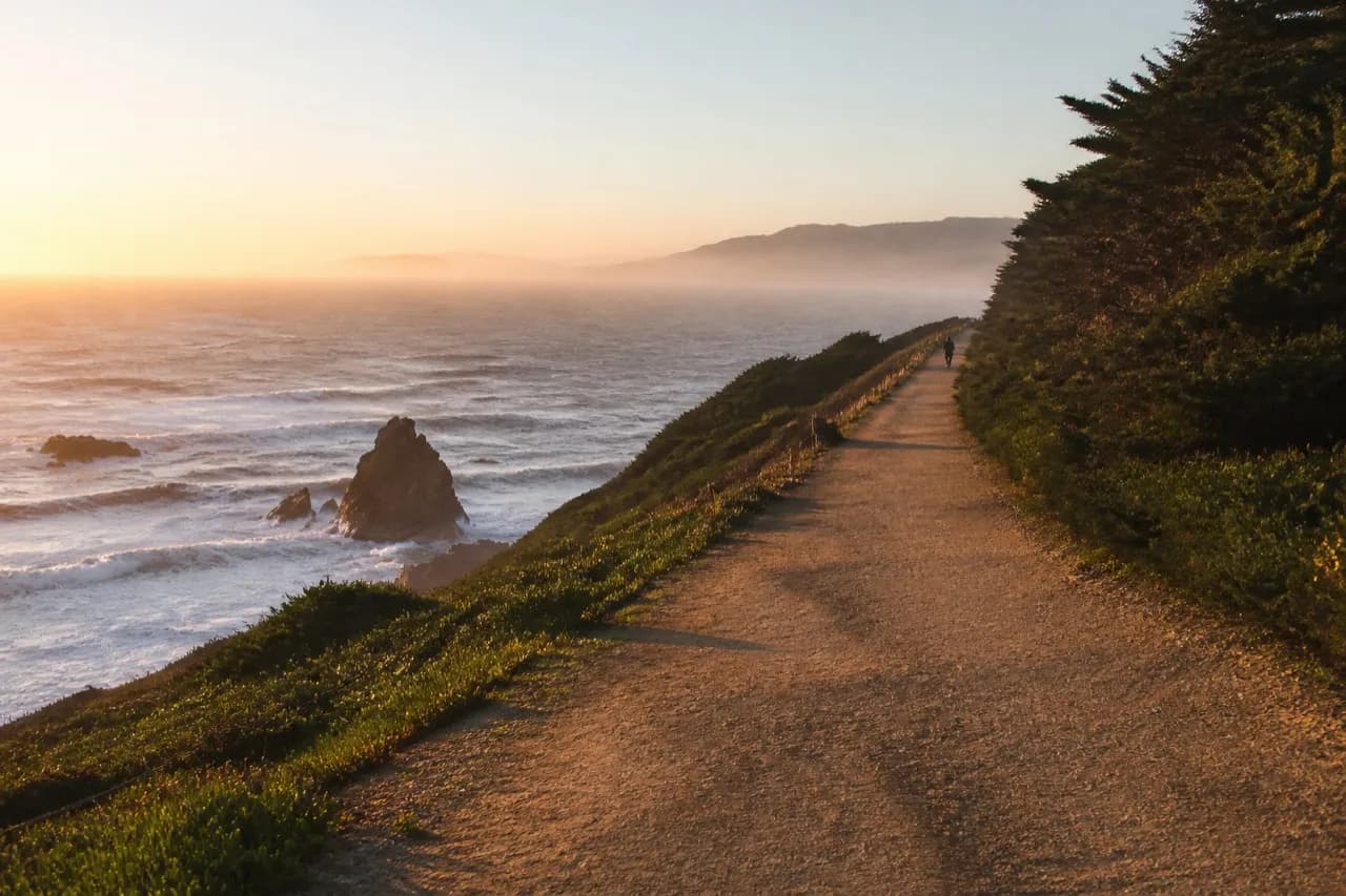 Coastal bluff path above the ocean at Lands End