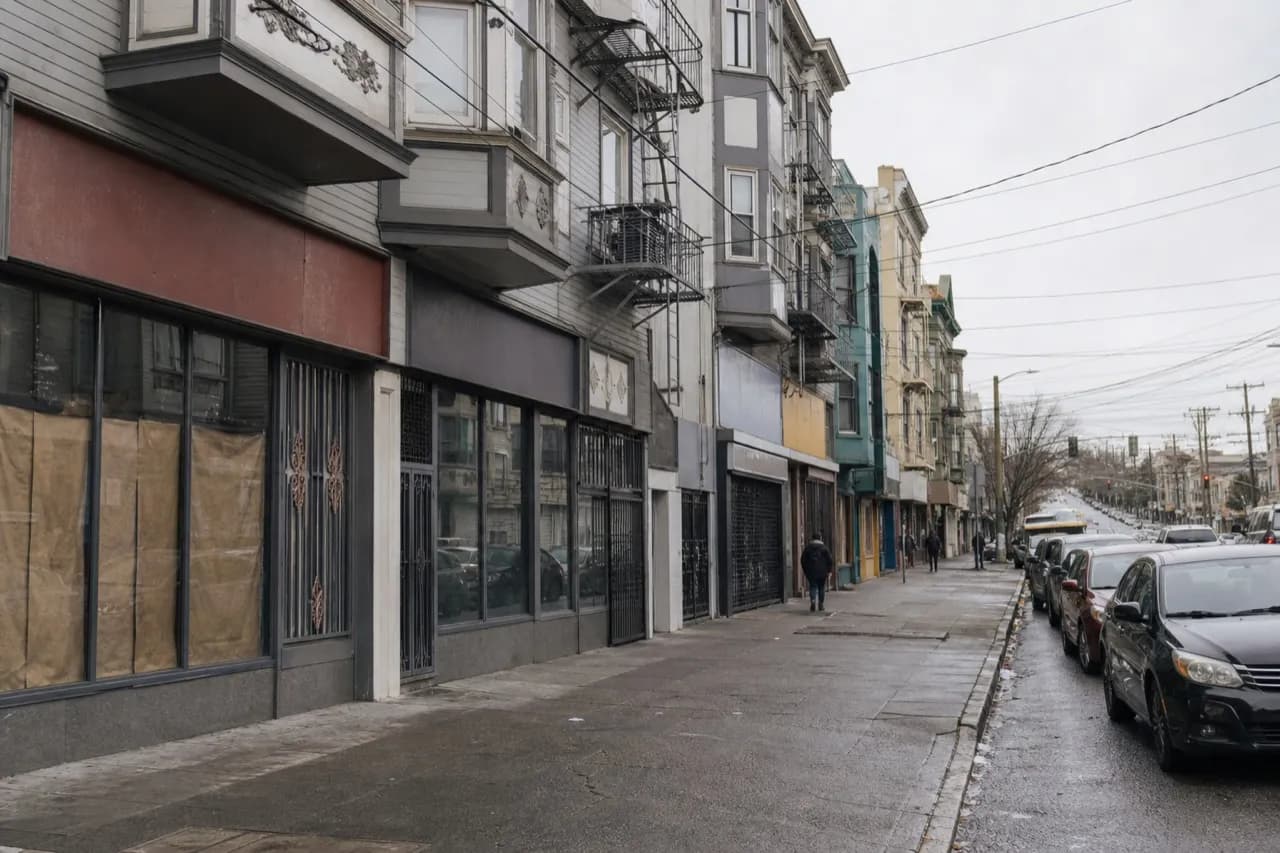 Mission District street with people and shopfronts
