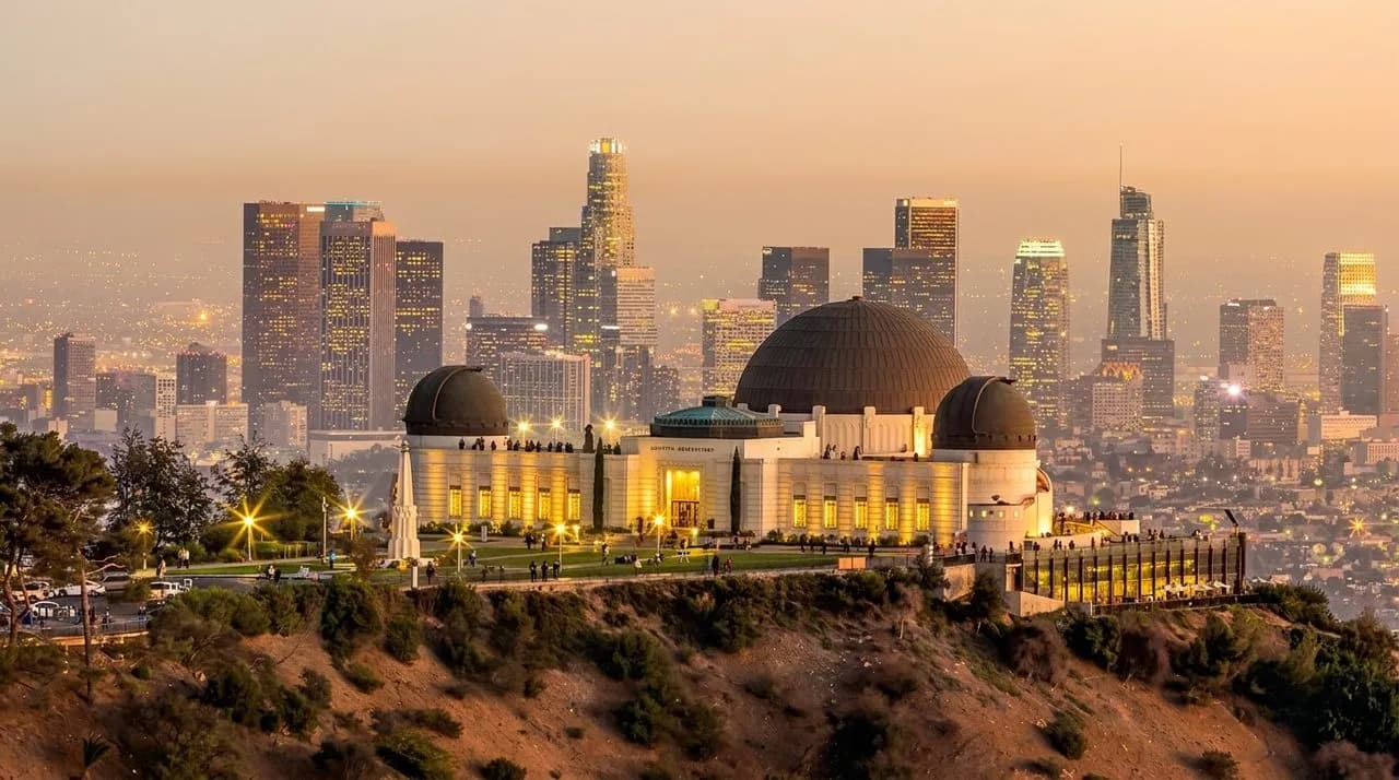 Sunset crowd and skyline view from Griffith Observatory in Los Angeles