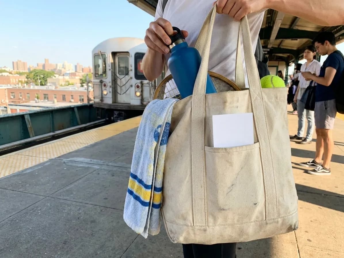 Bright Queens local-life detail for Mariners Yankees Checklist For US Open 2026 Transit Plan.