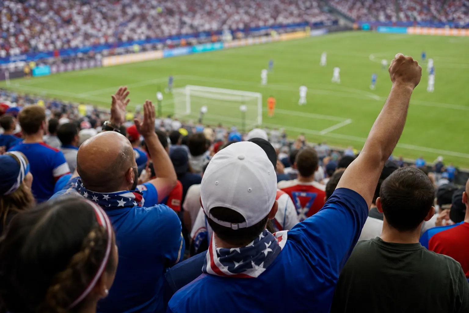 Fans choosing a public watch spot for USA vs Bosnia before match day