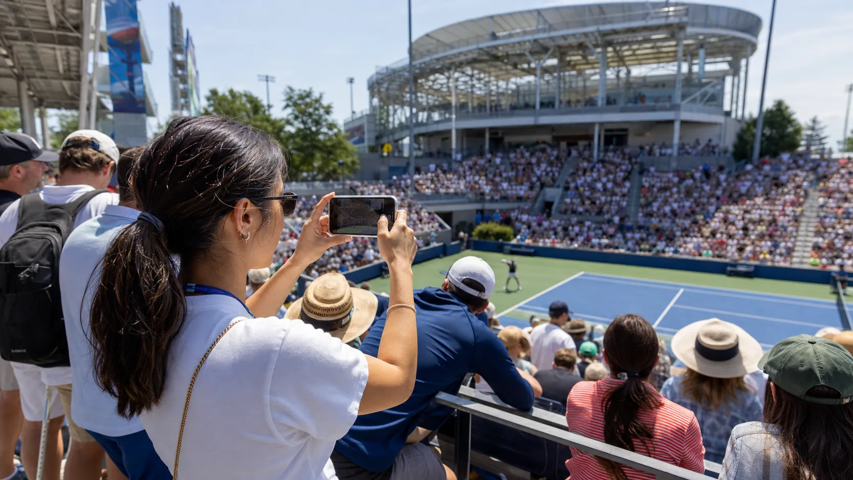 Photorealistic US Open tennis scene for US Open Photography Guide: Camera Rules and Best Viewpoints.