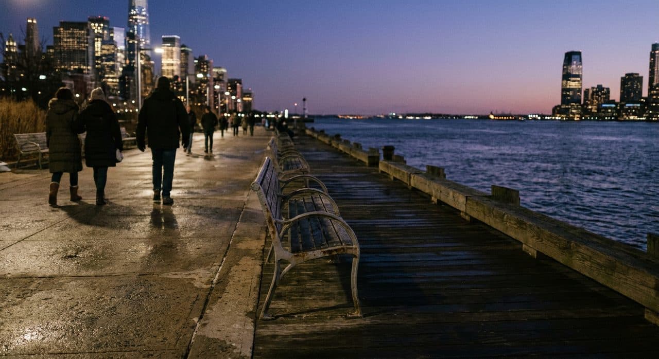 Where Can You See Venus and Jupiter Tonight Without Leaving the Manhattan Waterfront? - cover image