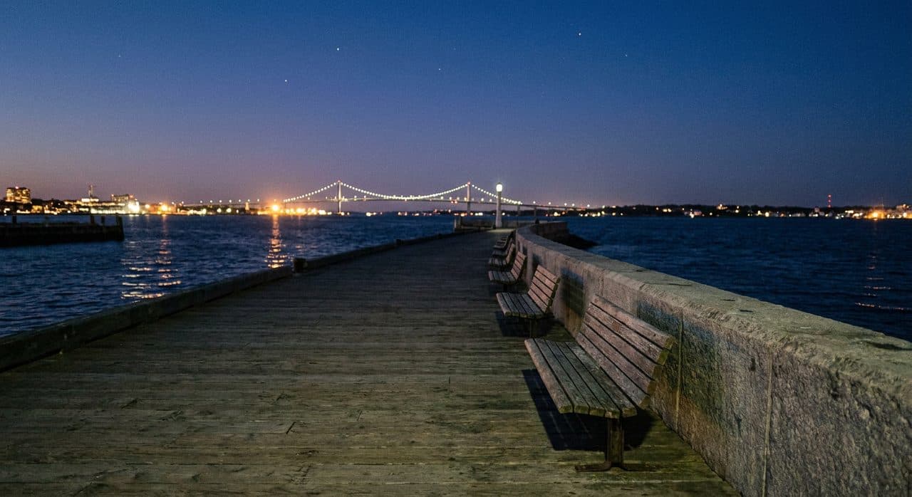 Where Can You Watch Northern Lights Tonight from Battery Park Waterfront? - cover image